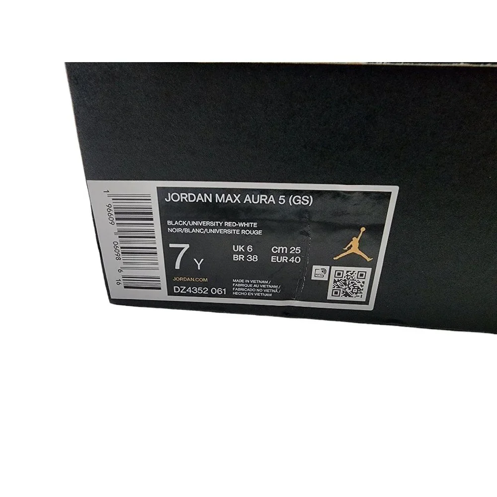 Air Jordan Max Aura 5 Sz‎ 7Y Basketball Shoes DZ4352-061 Black White Red